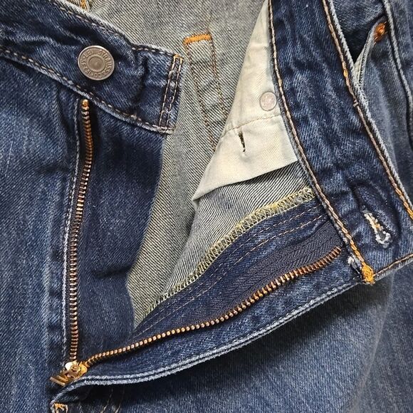 Levi's Men's 469 Loose Fit Jean Shorts 90s Size 33 Ling‎ Inseam 12" Medium Wash - Picture 11 of 15